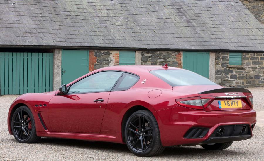  Maserati GranTurismo MC 2017 года  (UK) (фото 11 из 13)